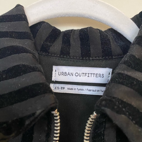 Black Urban Outfitters Cropped Jacket - Picture 3 of 5